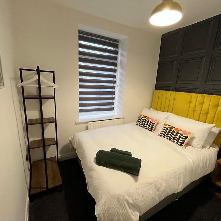 Modern & Retro Two Bedroom Apartment In Barnsley Exteriör bild