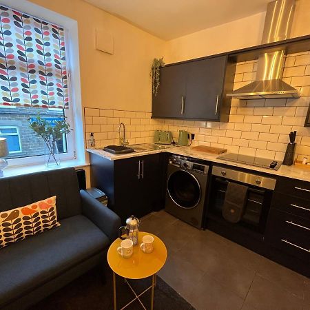 Modern & Retro Two Bedroom Apartment In Barnsley Exteriör bild