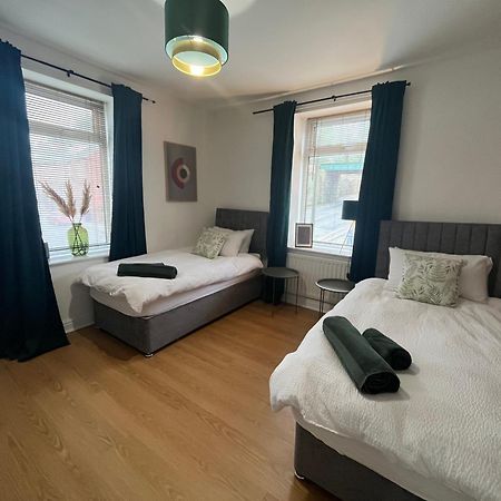 Modern & Retro Two Bedroom Apartment In Barnsley Exteriör bild