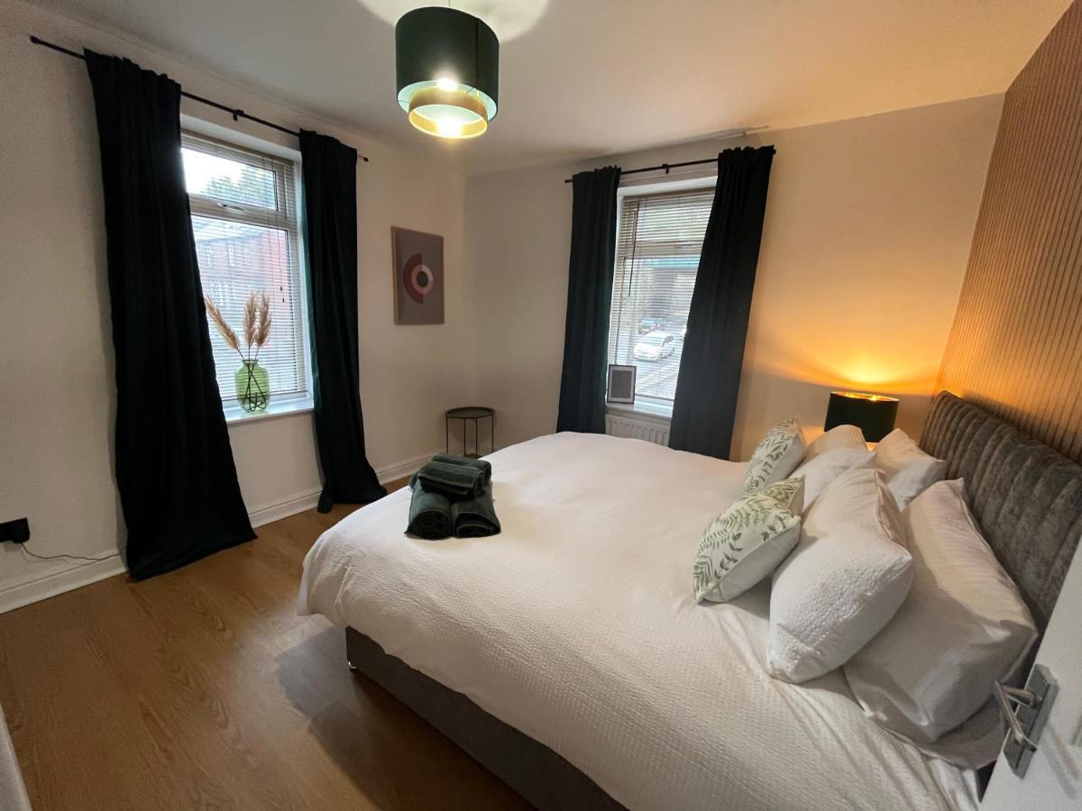 Modern & Retro Two Bedroom Apartment In Barnsley Exteriör bild