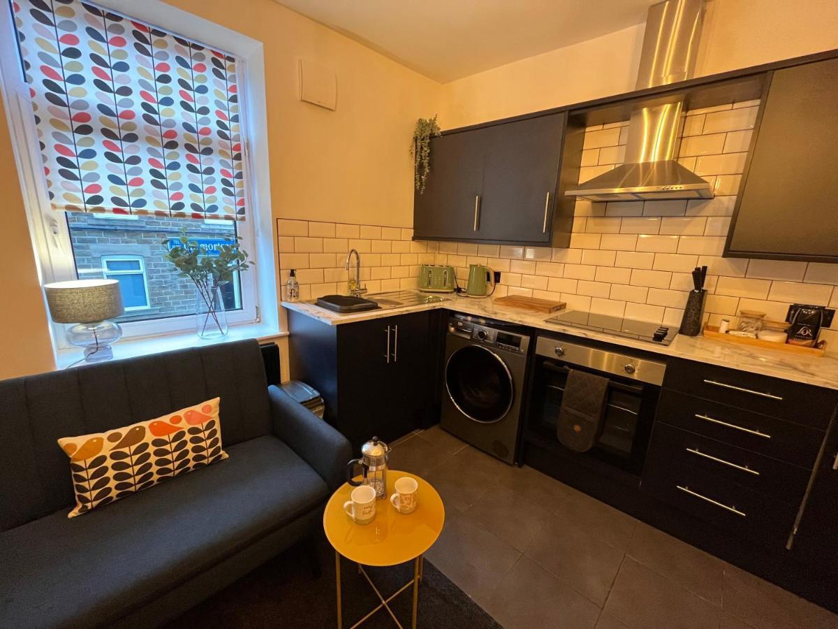 Modern & Retro Two Bedroom Apartment In Barnsley Exteriör bild