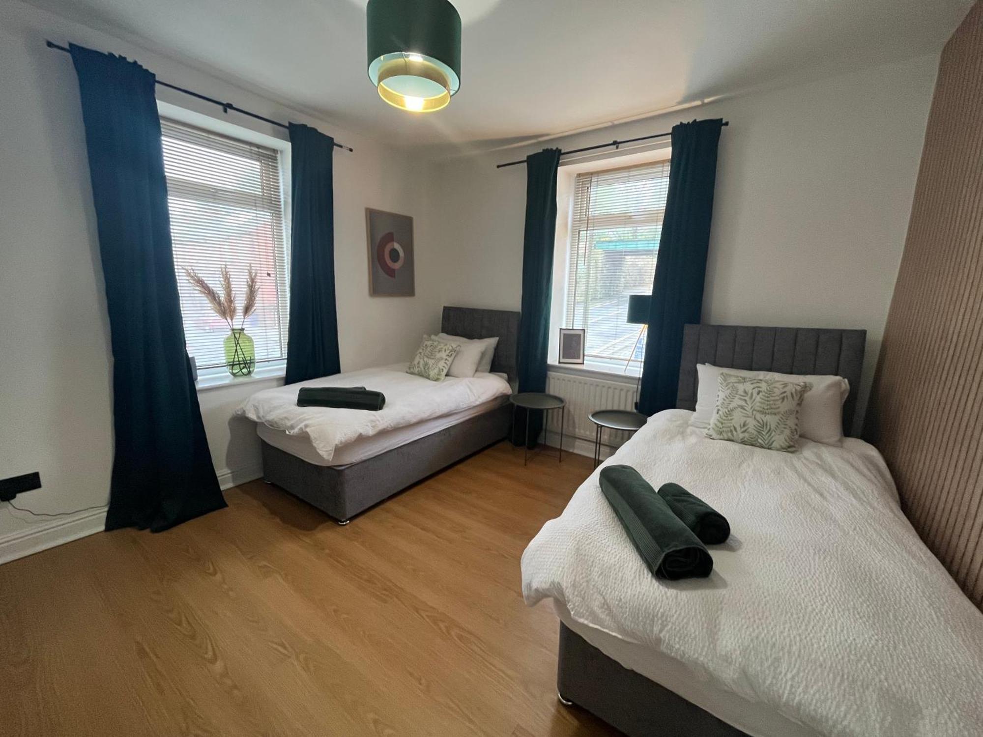Modern & Retro Two Bedroom Apartment In Barnsley Exteriör bild